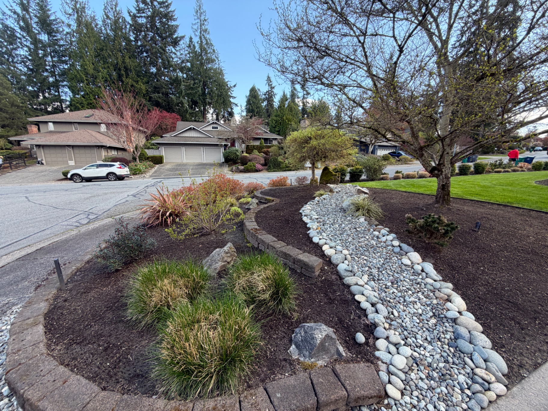 Crew of ARATH Lawn Care working on an Eastside property